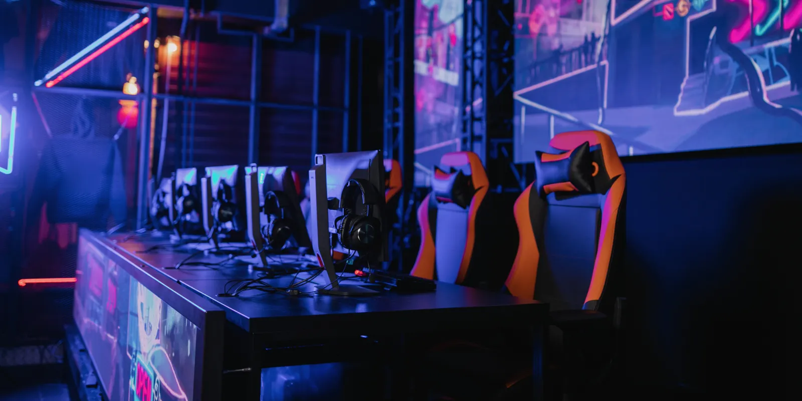 Top 5 Gaming Chair Brands for Comfort, Style & Performance in 2025